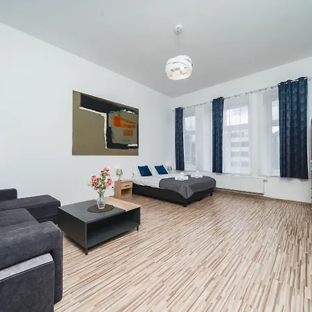 מלון דירות Barbakan Old Town