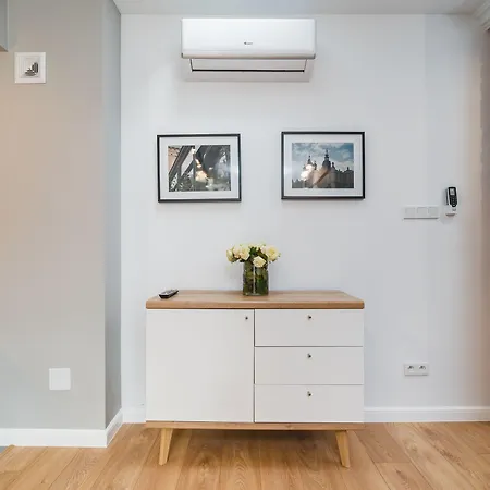 מלון דירות Barbakan Old Town 4*