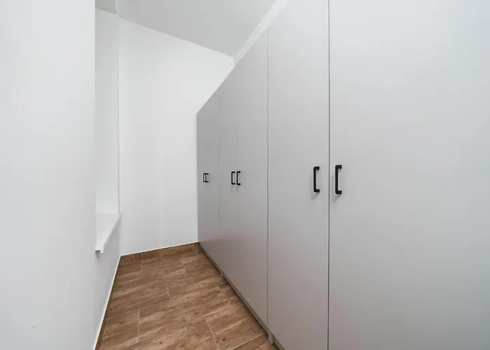 Апарт-отель Barbakan Old Town